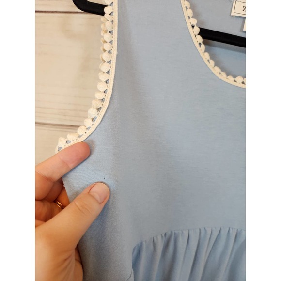 Zenana Women's Blue Solid Sleeveless Scoop Neck Tank Top Size Medium - Picture 3 of 7